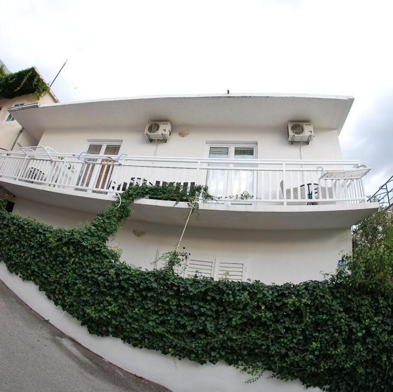 Apartments Mestral Baška Voda Екстериор снимка