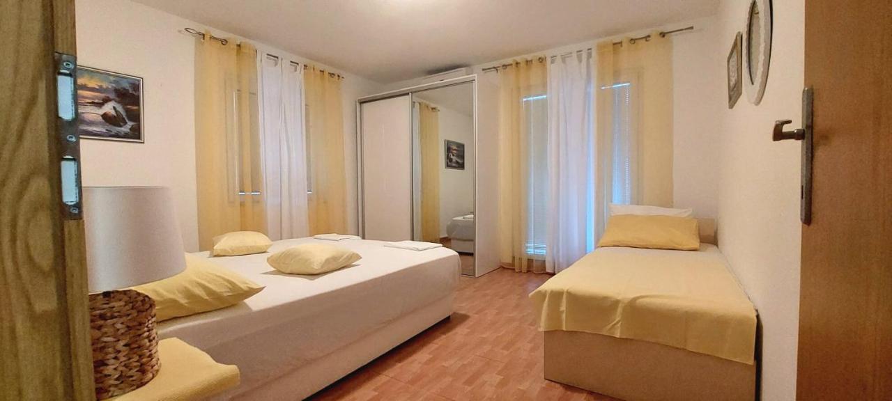 Apartments Mestral Baška Voda Екстериор снимка