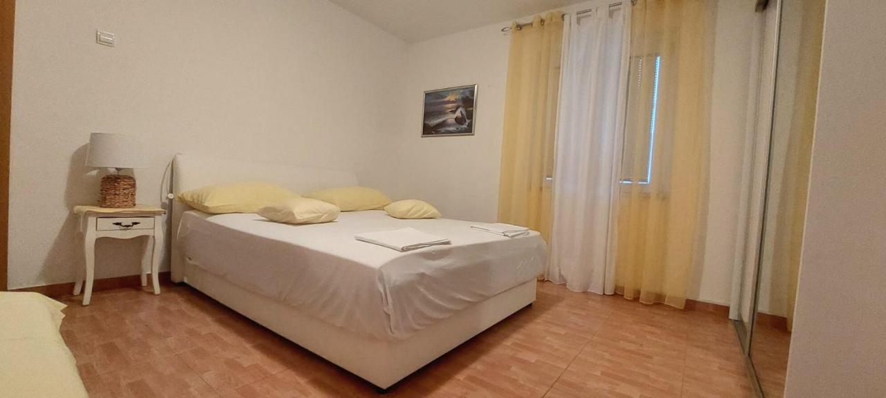 Apartments Mestral Baška Voda Екстериор снимка