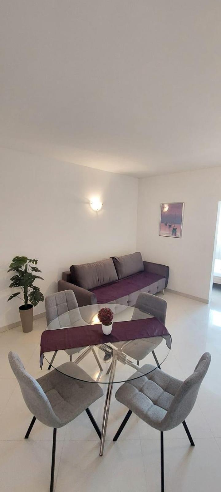 Apartments Mestral Baška Voda Екстериор снимка